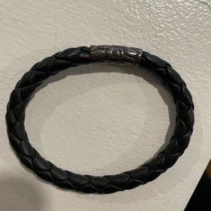 David Yurman Black Leather Bracelet with Silver Clasp